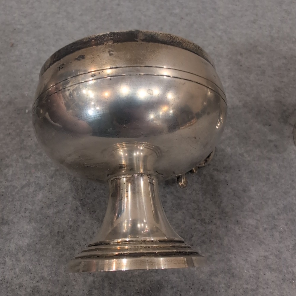 Vintage Silver Tone Pedestal Cups Set of 3 Made in India Ornate Scroll Handle - Picture 6 of 7